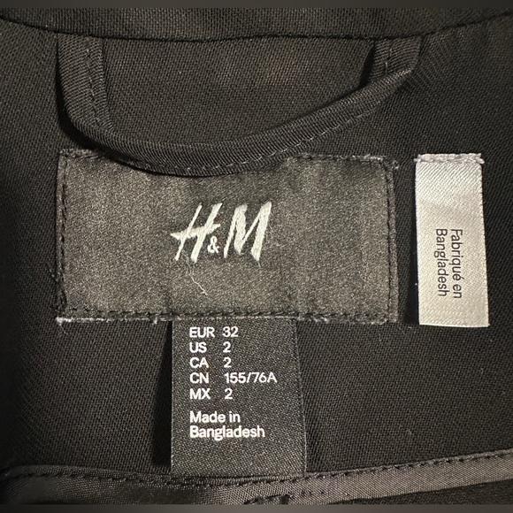 H&M Blazer - Picture 2 of 3